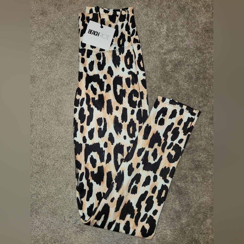 NWT: Beach Riot PIPER LEGGING IN SPOTTED LEOPARD